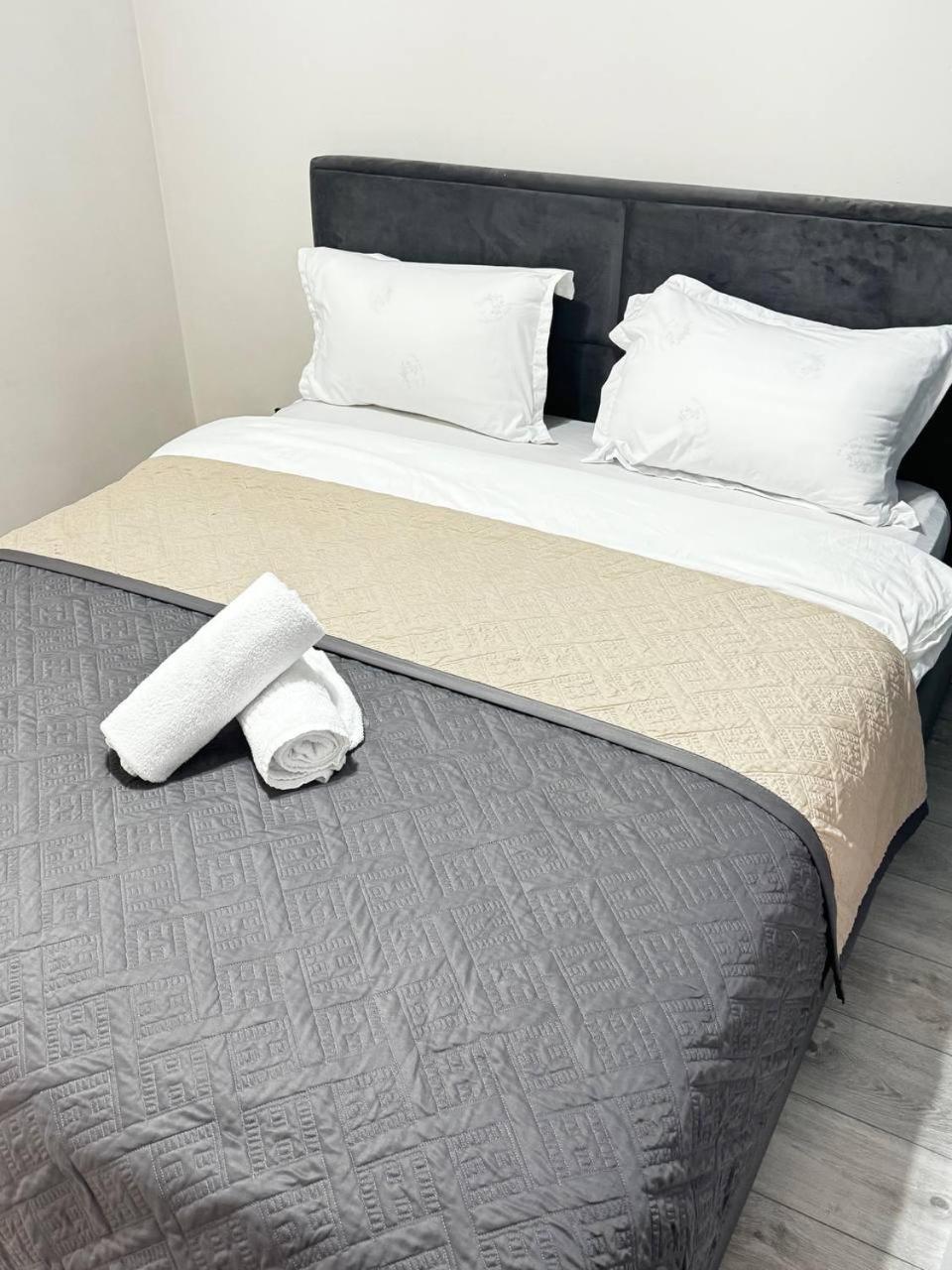 अपार्टमेंट Meridian Luxury In The Very Center Of The Near Arbat Almaty